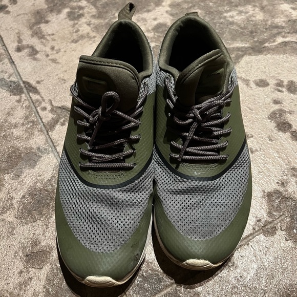 Green Nike Air Max Thea - Picture 1 of 3